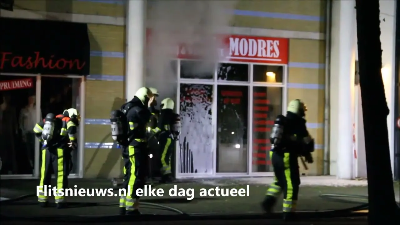 Brandweer blust de brand bij Modres